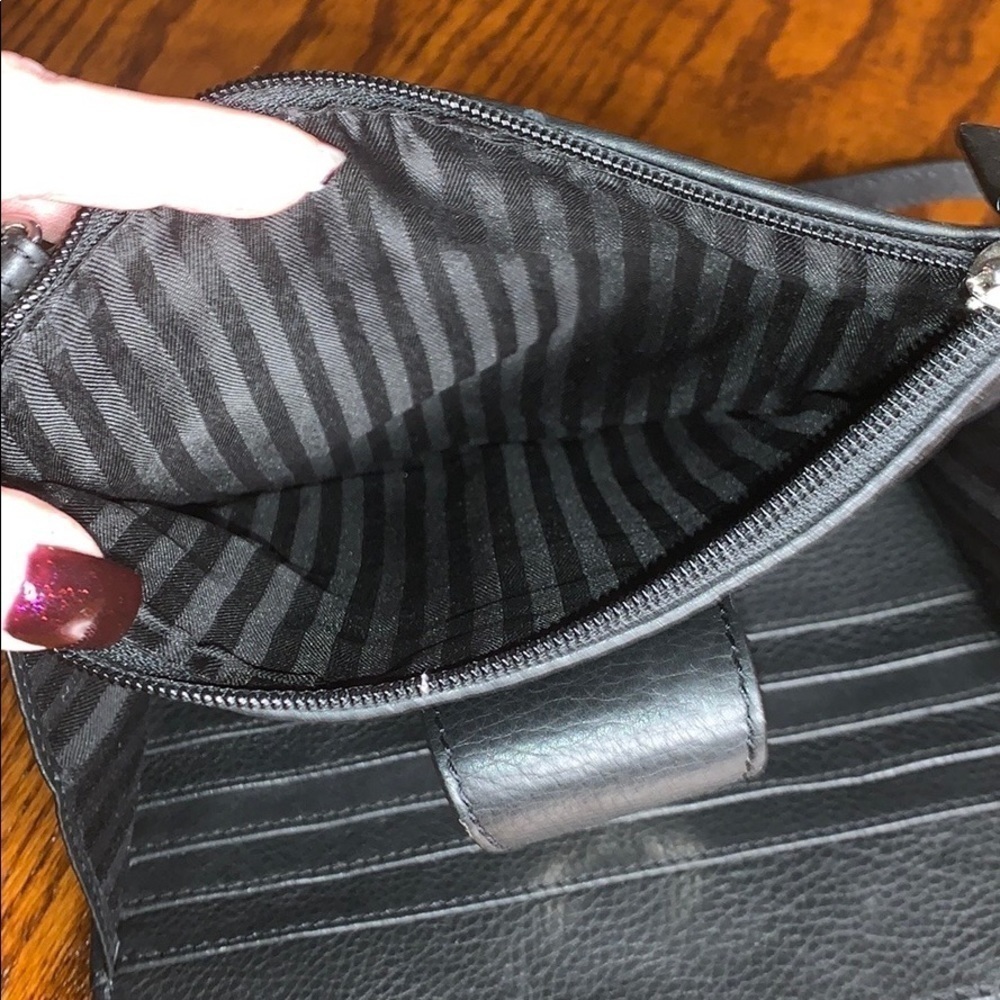 Black Leather Crossbody Purse - Picture 4 of 9